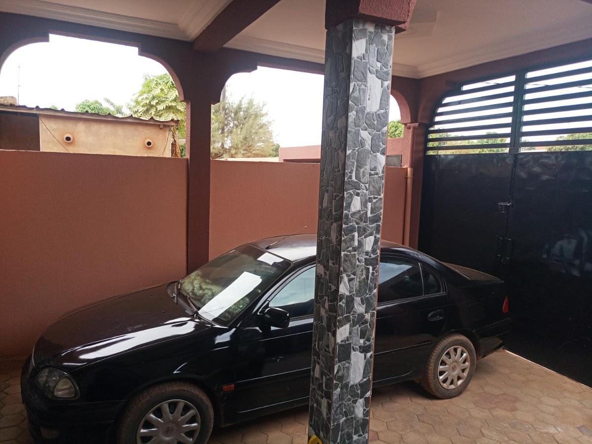 Résidence Lynda Prestige Ouagadougou Esterno foto